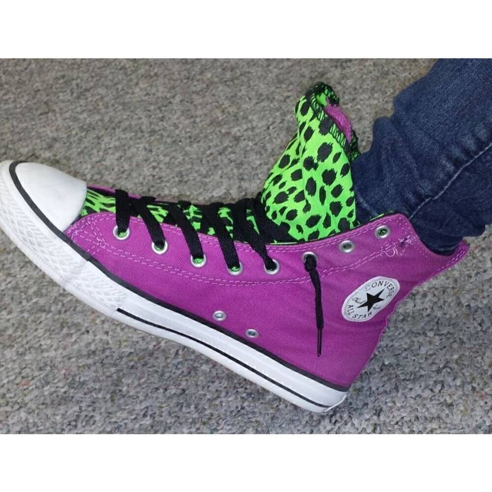 Converse All Star Chuck Taylor, Pink shoe with Green Cheetah print tongue size